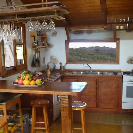 Andraclos House