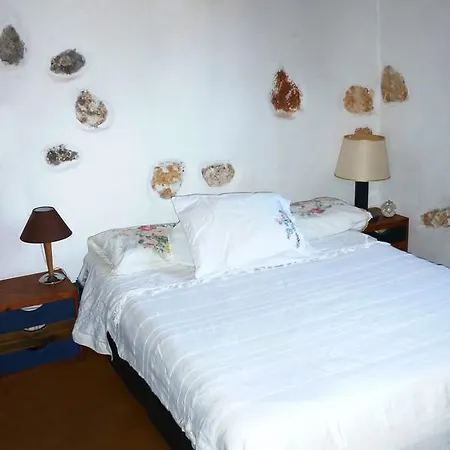 Andraclos House 펜션